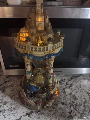 Vintage beauty and the beast - beauty,
